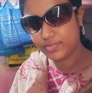 Meet your Posher, Moumita